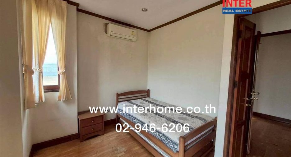 For sale 4 bedrooms house in Sam Phran, Nakhon Pathom