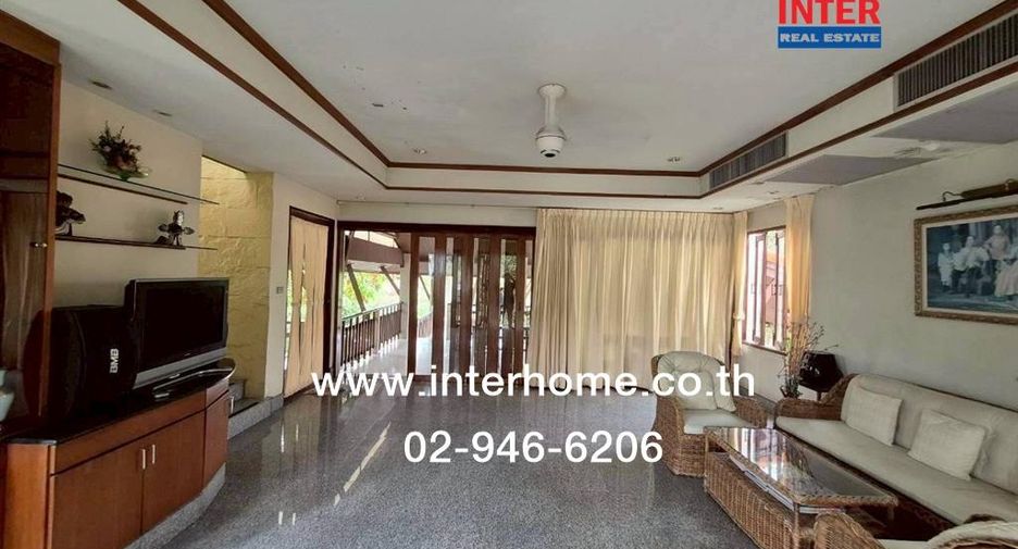 For sale 4 bedrooms house in Sam Phran, Nakhon Pathom