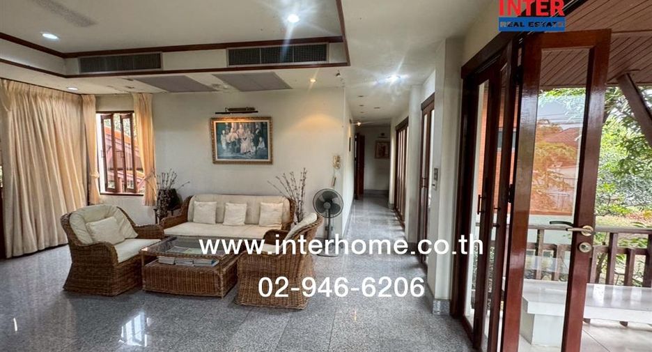 For sale 4 bedrooms house in Sam Phran, Nakhon Pathom