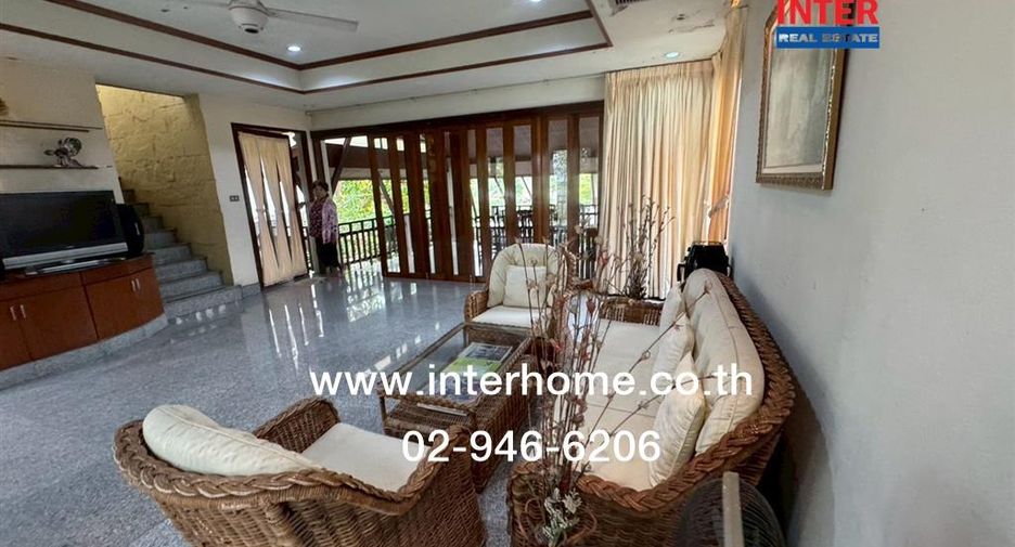 For sale 4 bedrooms house in Sam Phran, Nakhon Pathom
