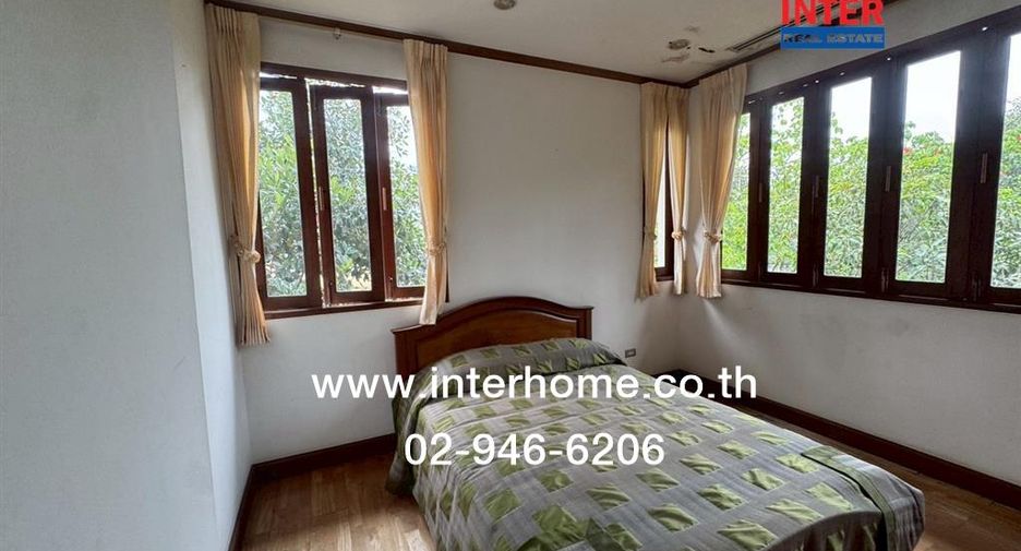 For sale 4 bedrooms house in Sam Phran, Nakhon Pathom