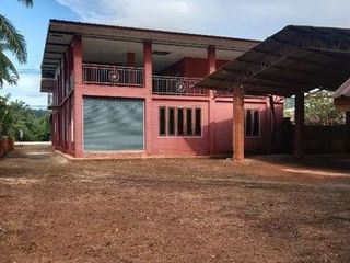 Terreno en venta en Phrom Khiri, Nakhon Si Thammarat