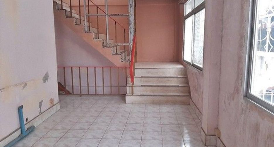 For sale 1 bed retail Space in Sai Mai, Bangkok