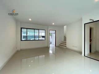 Reihenhaus zur Miete mit 3 Zimmer in Saphan Sung, Bangkok