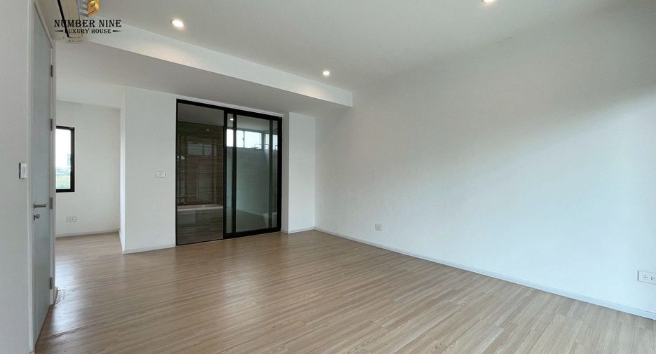 Casa adosada en venta de 3 habitaciones en Saphan Sung, Bangkok