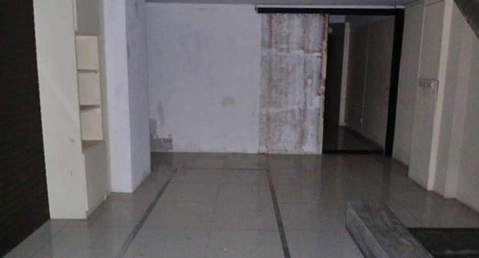 For sale 1 bed retail Space in Bang Kapi, Bangkok