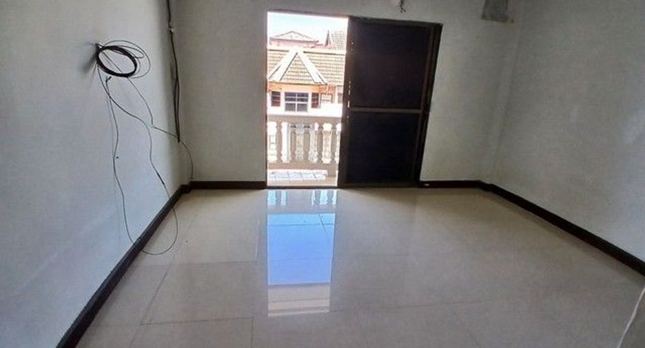 For sale 1 bed retail Space in Bang Kapi, Bangkok