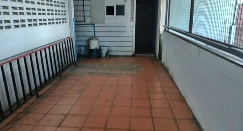 For sale 1 bed retail Space in Bang Kapi, Bangkok