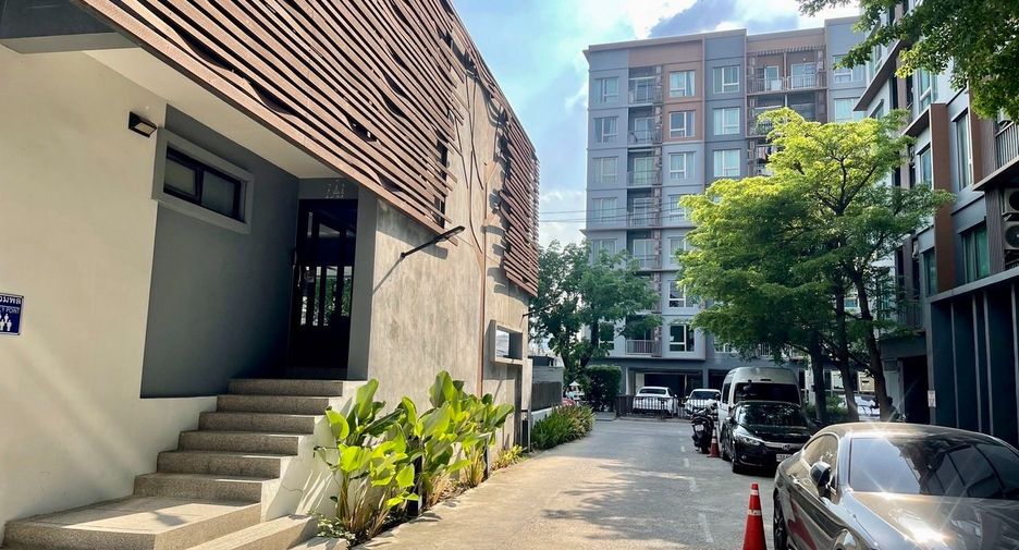 For sale 1 bed condo in Huai Khwang, Bangkok