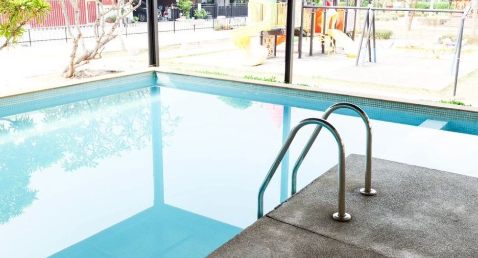 For sale 4 bedrooms townhouse in Lat Lum Kaeo, Pathum Thani