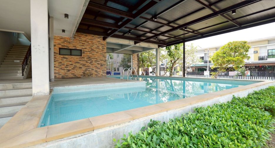 For sale 4 bedrooms townhouse in Lat Lum Kaeo, Pathum Thani