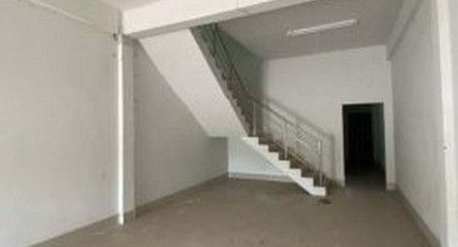 For sale 3 bedrooms retail Space in Phrom Khiri, Nakhon Si Thammarat