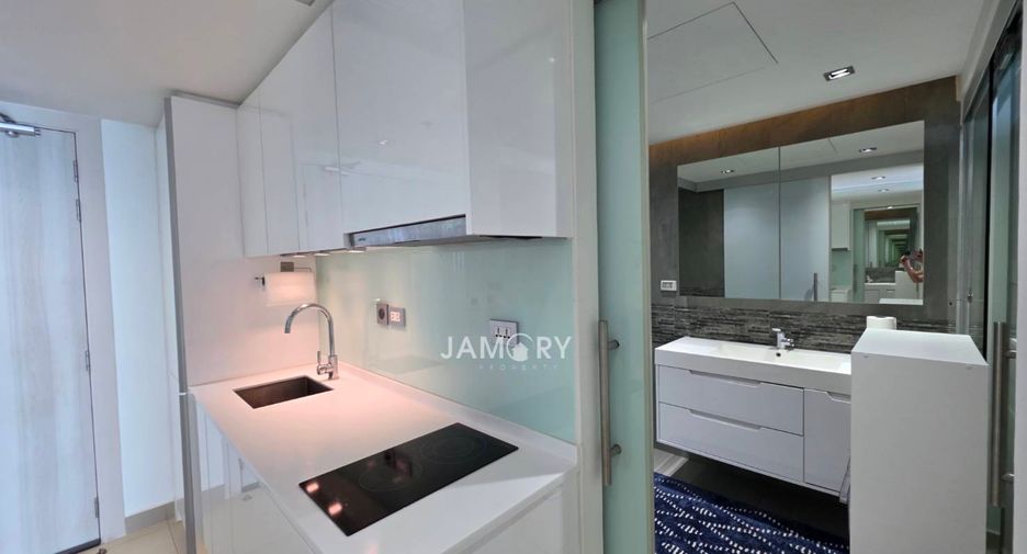 For rent and for sale 1 bed condo in Pratumnak, Pattaya