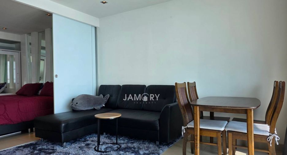 For rent and for sale 1 bed condo in Pratumnak, Pattaya