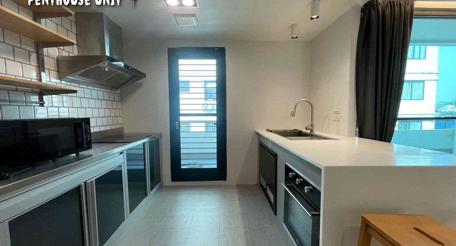 For rent 3 bedrooms apartment in Watthana, Bangkok