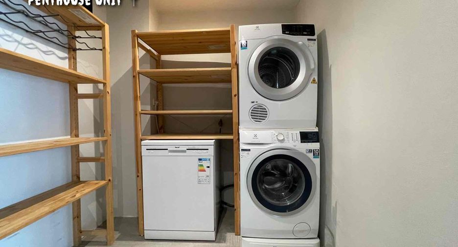 For rent 3 bedrooms apartment in Watthana, Bangkok