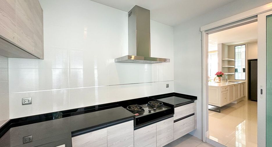 For sale 4 ベッドルーム house in San Sai, Chiang Mai