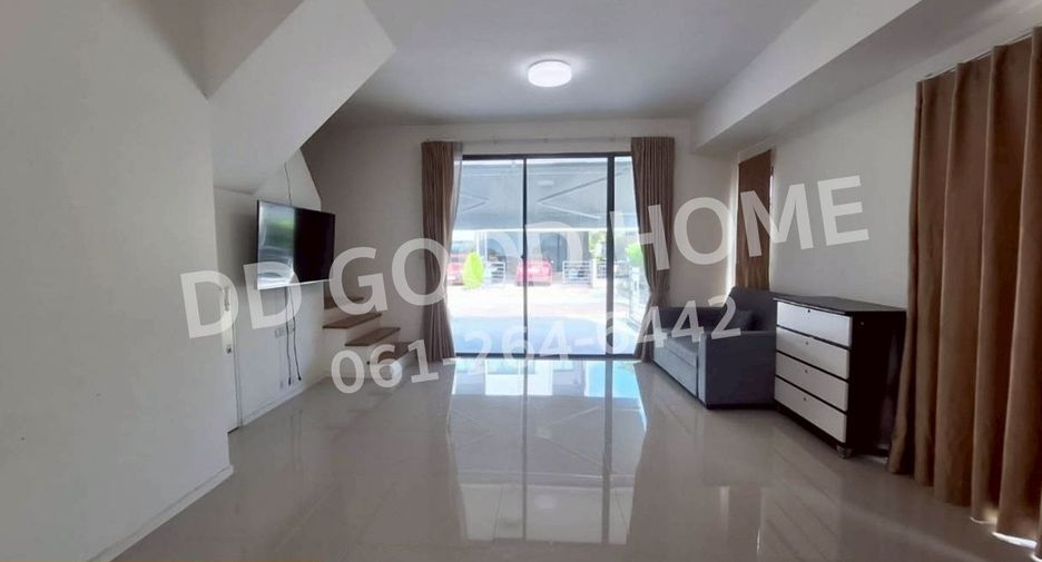 For sale 3 bedrooms townhouse in Bang Khen, Bangkok