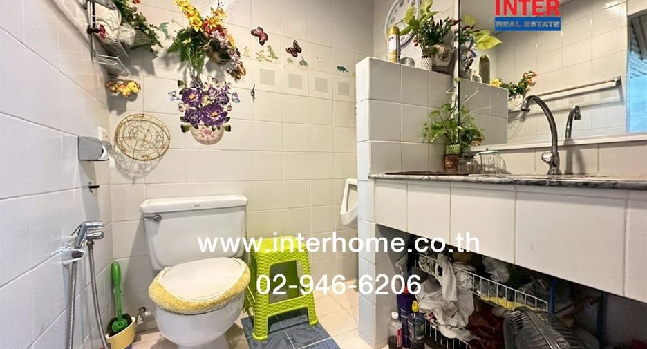For sale 2 bedrooms townhouse in Mueang Nonthaburi, Nonthaburi