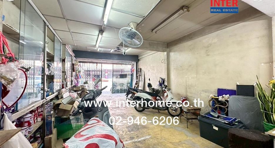For sale 2 bedrooms townhouse in Mueang Nonthaburi, Nonthaburi
