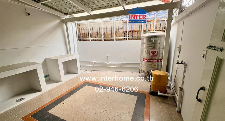 For sale 3 bedrooms retail Space in Bueng Kum, Bangkok