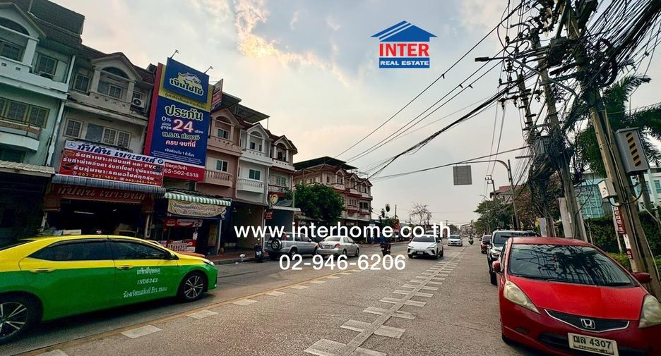 For sale 3 bedrooms retail Space in Bueng Kum, Bangkok