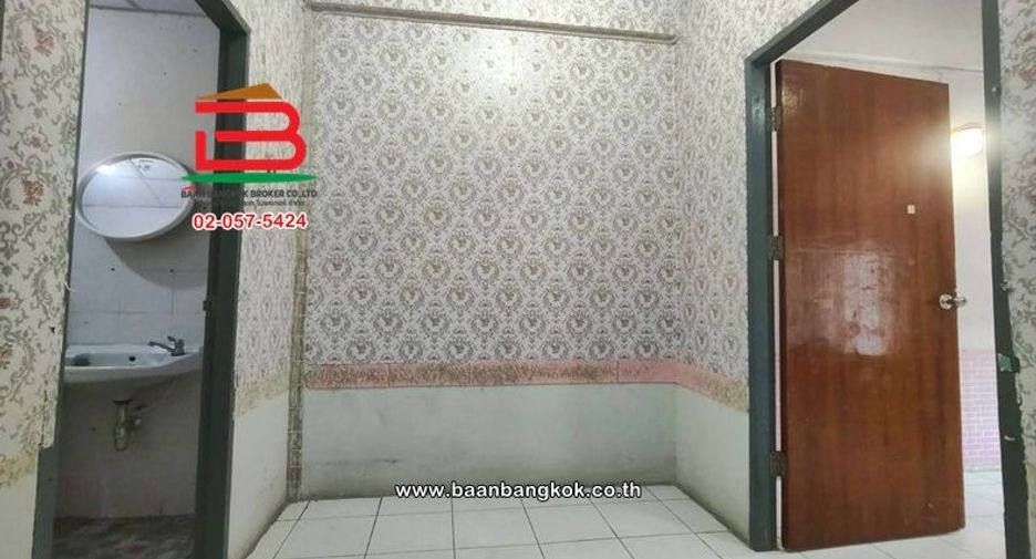 For rent and for sale 4 bedrooms townhouse in Phra Samut Chedi, Samut Prakan