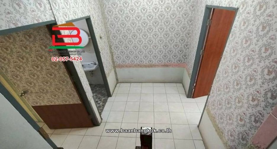 For rent and for sale 4 bedrooms townhouse in Phra Samut Chedi, Samut Prakan