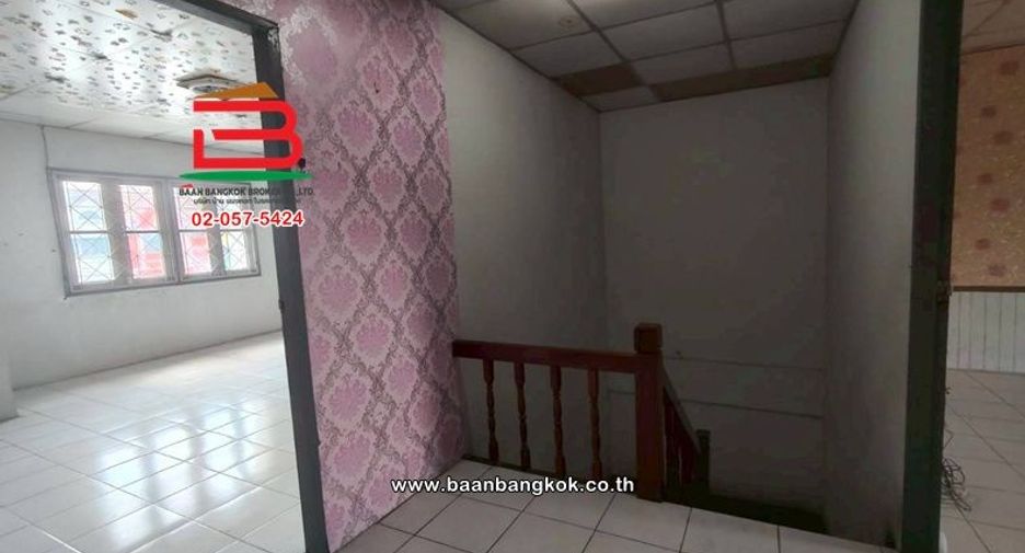 For rent and for sale 4 bedrooms townhouse in Phra Samut Chedi, Samut Prakan