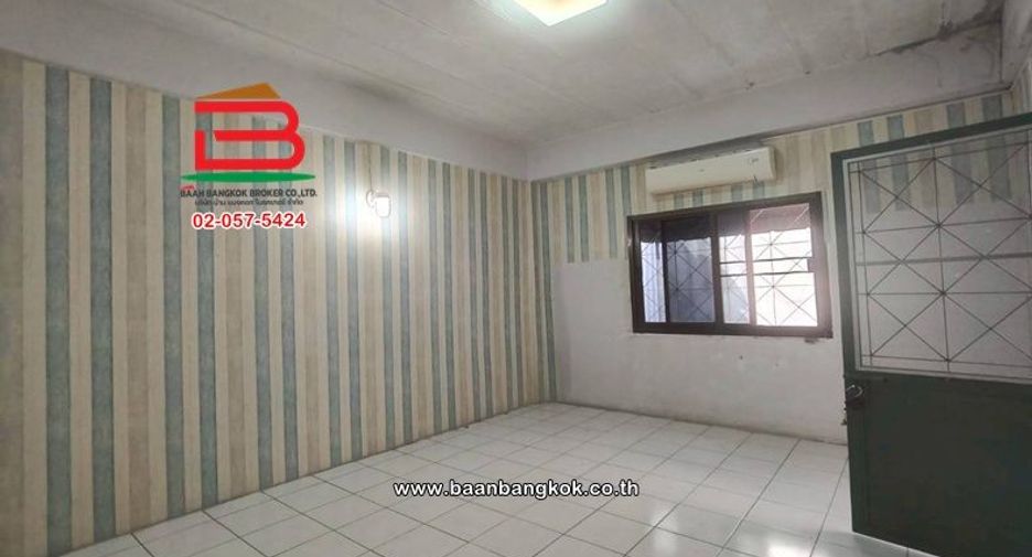For rent and for sale 4 bedrooms townhouse in Phra Samut Chedi, Samut Prakan