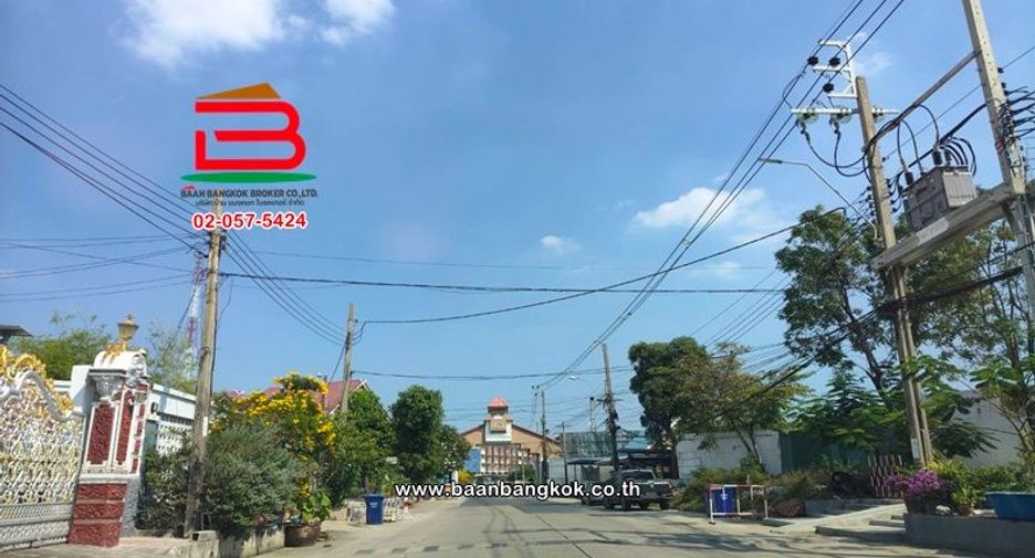 For rent and for sale 4 bedrooms townhouse in Phra Samut Chedi, Samut Prakan