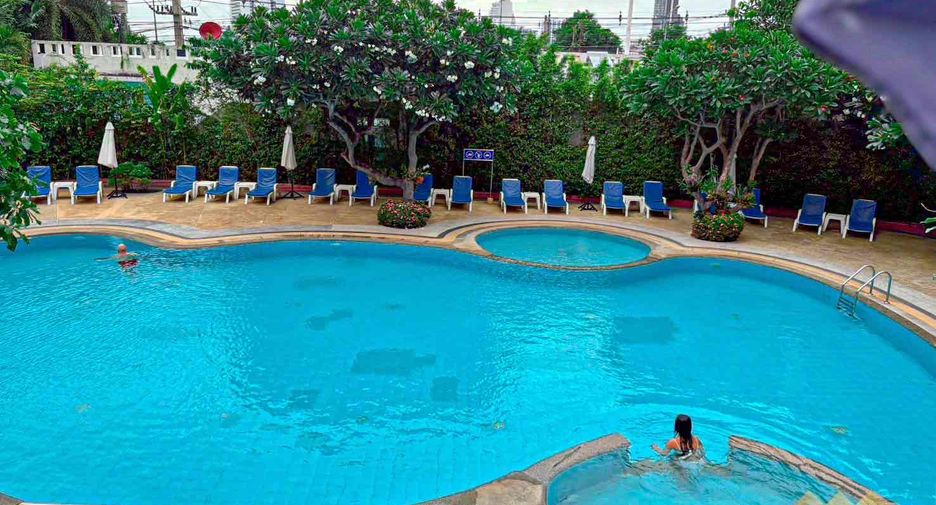 For rent 3 bedrooms condo in Bang Lamung, Chonburi