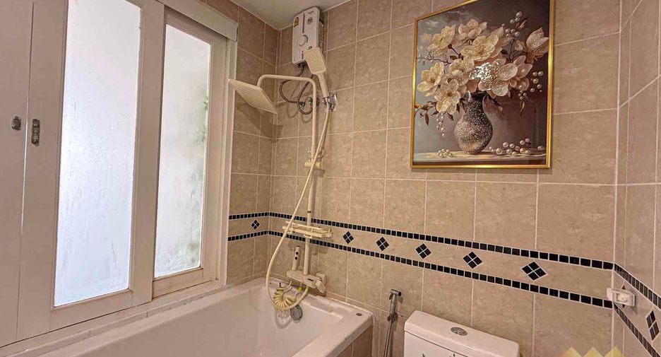 For rent 3 bedrooms condo in Bang Lamung, Chonburi