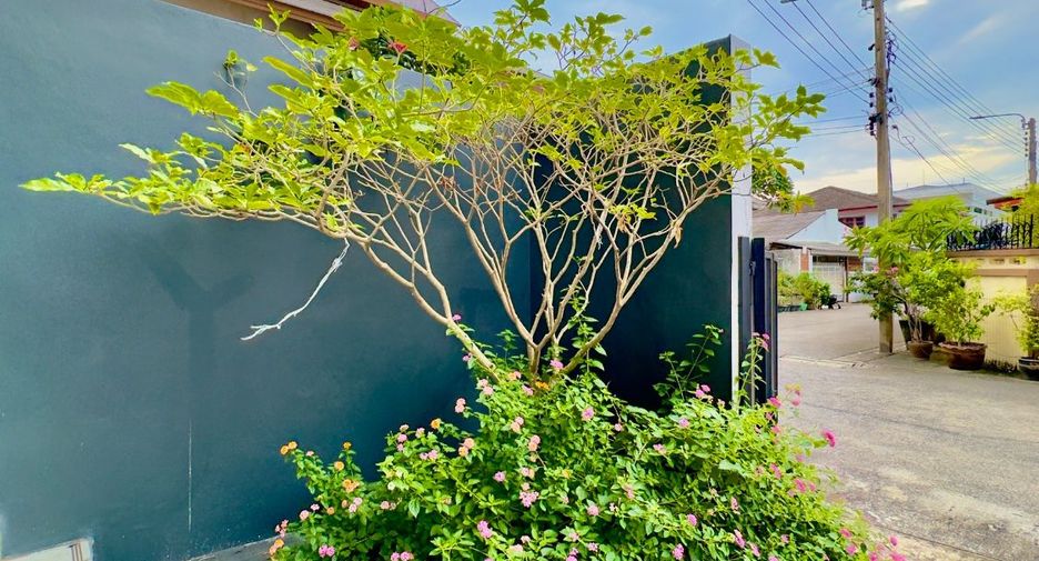 Reihenhaus zum Kauf mit 3 Zimmer in Lat Phrao, Bangkok