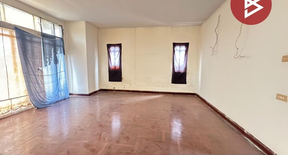 For sale 3 bedrooms house in Thawi Watthana, Bangkok