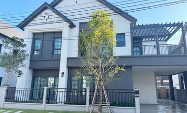 Haus zur Miete und zum Kauf mit 4 Zimmer in Bang Phli, Samut Prakan