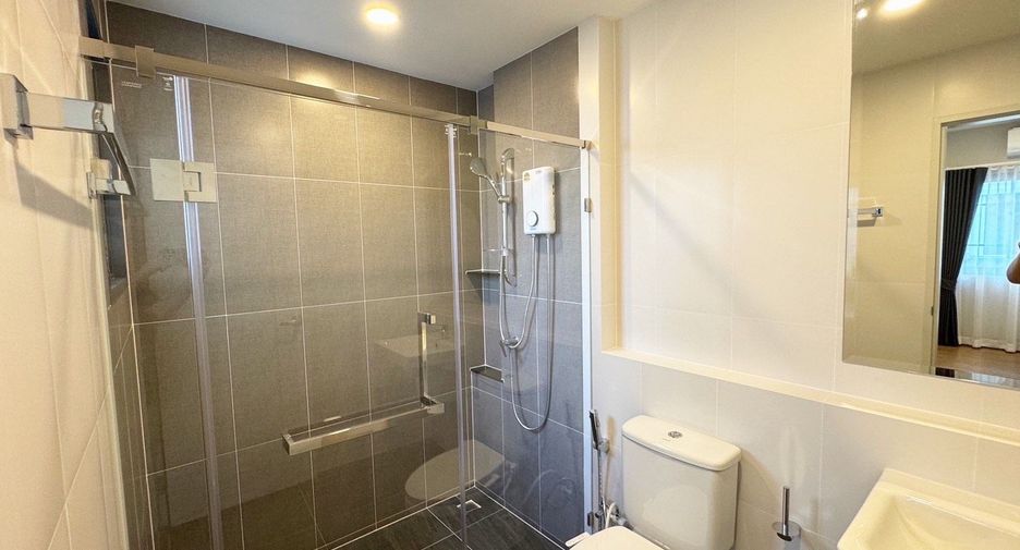 Casa en alquiler y en venta de 4 habitaciones en Bang Phli, Samut Prakan