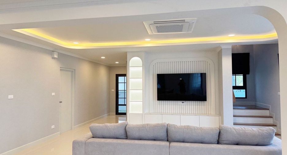 Casa en alquiler y en venta de 4 habitaciones en Bang Phli, Samut Prakan