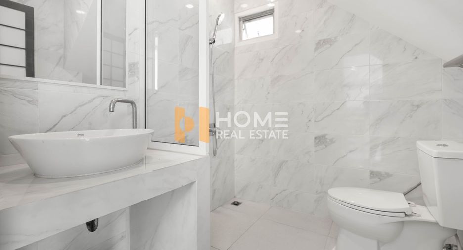 For sale 4 bedrooms retail Space in Prawet, Bangkok