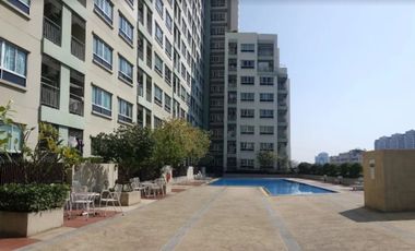 For sale 1 bed condo in Bang Kapi, Bangkok