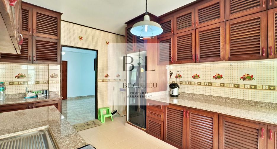 Haus zur Miete und zum Kauf mit 3 Zimmer in Bang Lamung, Chonburi