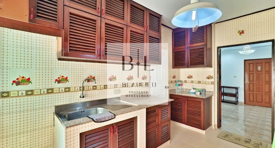 Haus zur Miete und zum Kauf mit 3 Zimmer in Bang Lamung, Chonburi