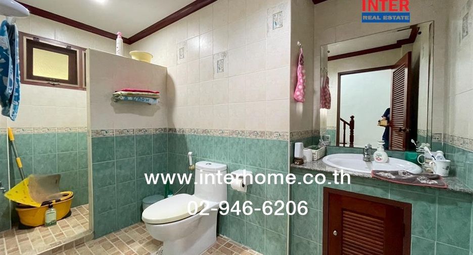 For sale 3 bedrooms house in Khan Na Yao, Bangkok