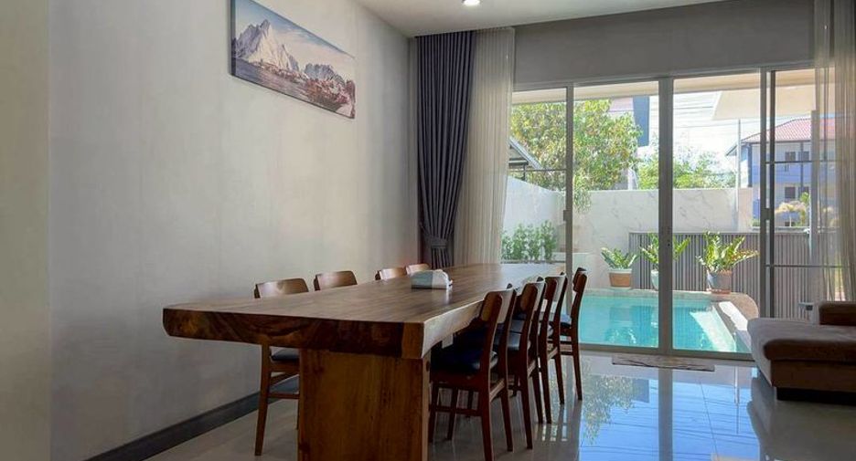 For sale 5 bedrooms townhouse in Bang Lamung, Chonburi