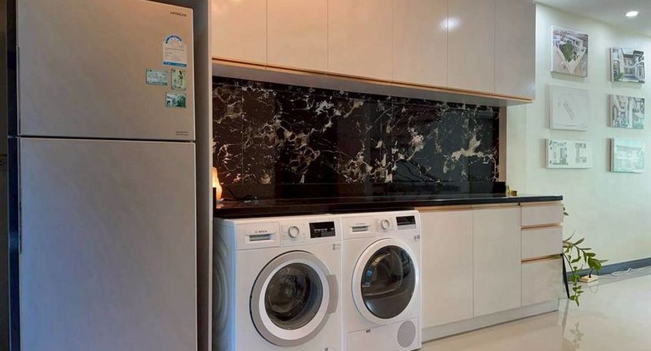 For sale 5 bedrooms townhouse in Bang Lamung, Chonburi