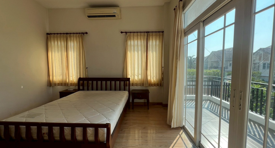 For sale 4 bedrooms house in Mueang Chiang Mai, Chiang Mai