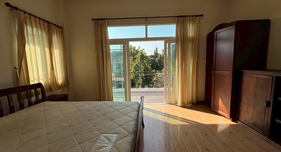 For sale 4 bedrooms house in Mueang Chiang Mai, Chiang Mai