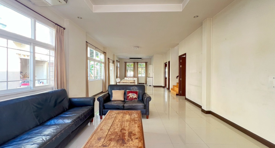 For sale 4 bedrooms house in Mueang Chiang Mai, Chiang Mai