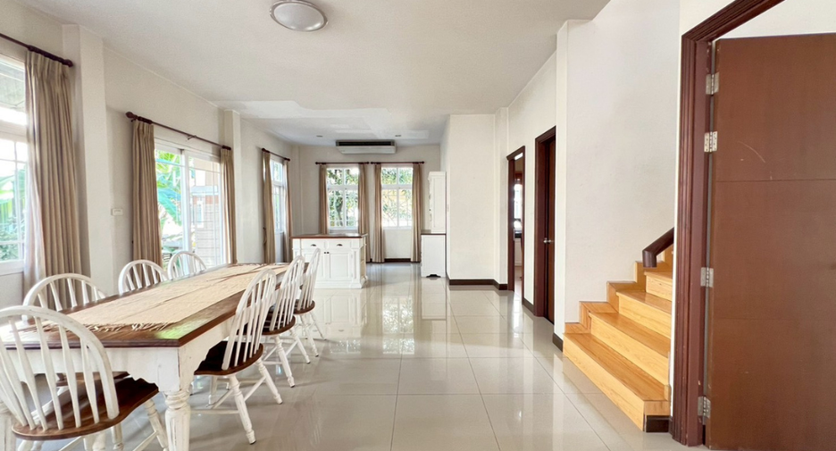 For sale 4 bedrooms house in Mueang Chiang Mai, Chiang Mai