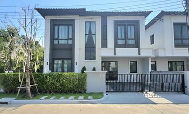 Haus zur Miete und zum Kauf mit 4 Zimmer in Bang Phli, Samut Prakan